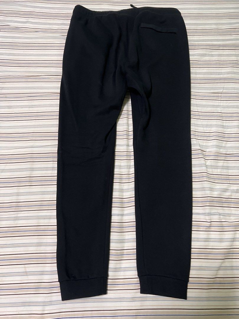 Nike Just Do It Black Sweatpants (Category: Joggers) located in Tanza. Submitted by shunsuiiii (Listing ID 1470332741, Image 2). Description: - Used twice - MOP: Maribank/Gotyme.