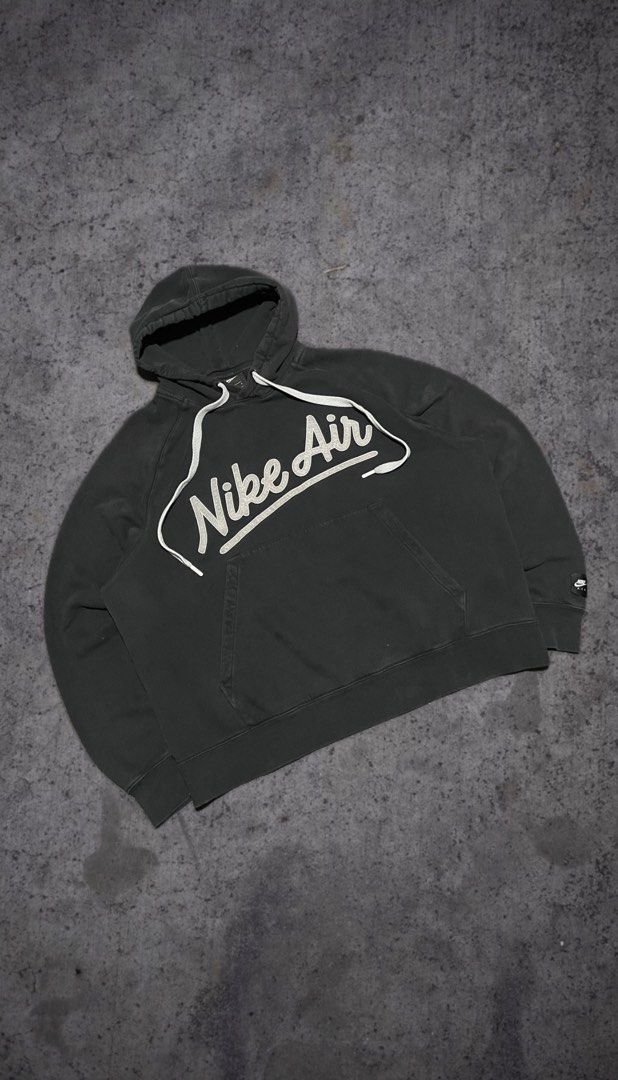 Nike Modern Script Logo Hoodie (Category: Coats, Jackets and Outerwear) located in Ligao. Submitted by whozzz_daryll (Listing ID 1470273902, Image 1). Description: size large Clean washed black fleece with chenille-style script embroidery and cuff badge..