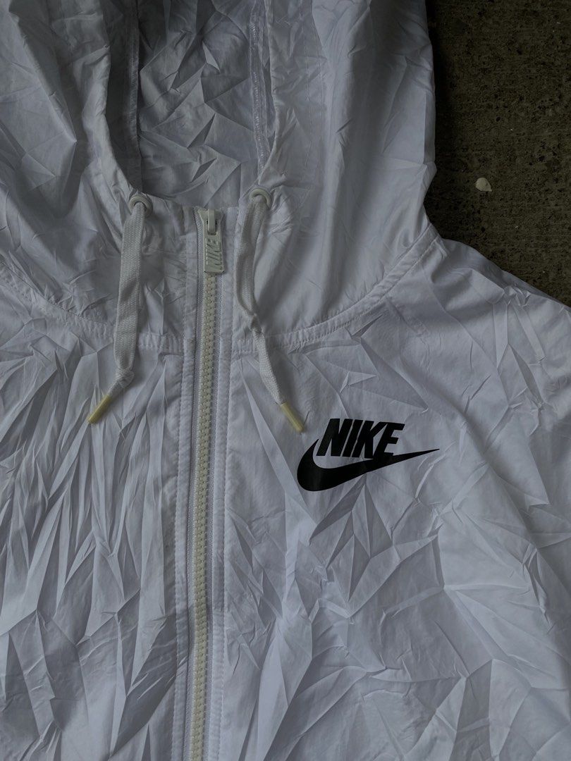 NIKE NSW WOVEN JACKET (Category: Coats, Jackets and Outerwear) located in Kalibo. Submitted by bryaninosa20819 (Listing ID 1470240923, Image 3). Description: NIKE NSW WOVEN JACKET Dimes : 24x28 Excellent Condition Color Rate 10 Need Wash 📩📩📩📩 Nature Thrift.