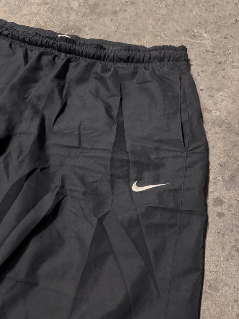 Nike nylon short (Category: Shorts) located in Pasig City. Submitted by dripthrift1600 (Listing ID 1470317413, Image 3). Description: - Nike Nylon short - Good condition - Issue: None - Sizes: L - Dimes: 36x20.