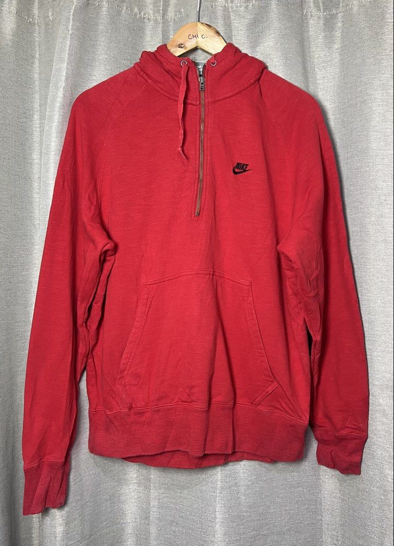 Nike quarterzip hoodie (Category: Coats, Jackets and Outerwear) located in General Trias. Submitted by luxfinds2019 (Listing ID 1470170207, Image 2). Description: Nikee hoodie! Qzip! 499 shipped Fit xl 23.5by28 Excellent to new No issue Loc laguna Pn.