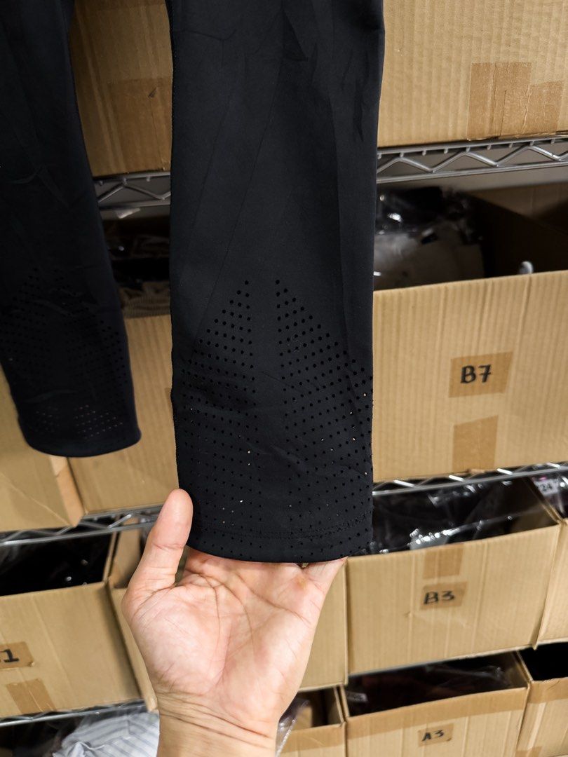 Nike running leggings (Category: Activewear) located in Digos. Submitted by appareall (Listing ID 1470215205, Image 3). Description: Size 25-26.