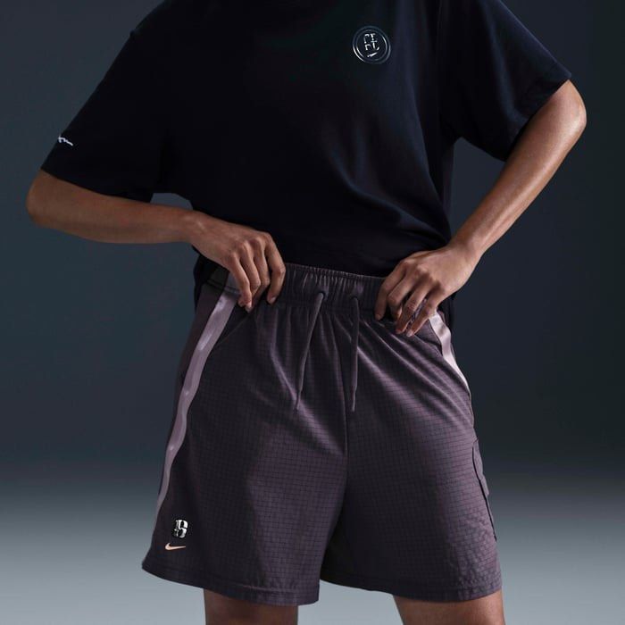 Nike sabrina mens short (Category: Shorts) located in Taytay. Submitted by ekselentekondisyon (Listing ID 1470281039, Image 2). Description: Nike sabrina mens short Excellent condition Size large W-31-36 L-17.5 No issue Taytay rizal location W/lace W/pockets.