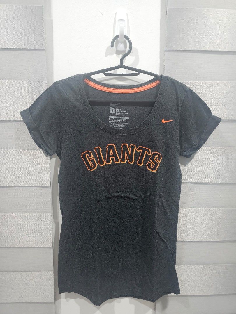 Nike San Francisco Giants Tee (Category: Shirts) located in Manaoag. Submitted by dressupdear (Listing ID 1470178682, Image 1). Description: Small on tag Slim Fit Used condition.