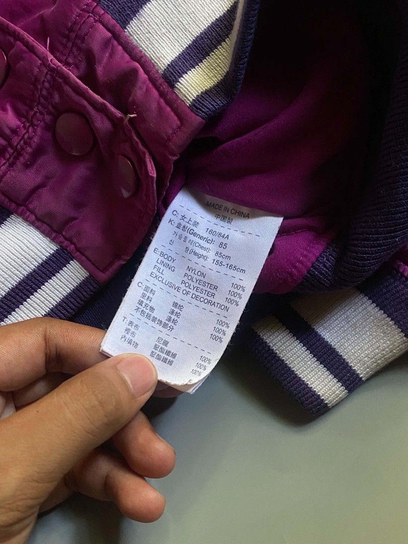 Nike satin varsity or bomber jacket (Category: Coats, Jackets and Outerwear) located in Angeles City. Submitted by ian.thrift_ph (Listing ID 1470181841, Image 3). Description: W18 L23 Youth Need Wash.