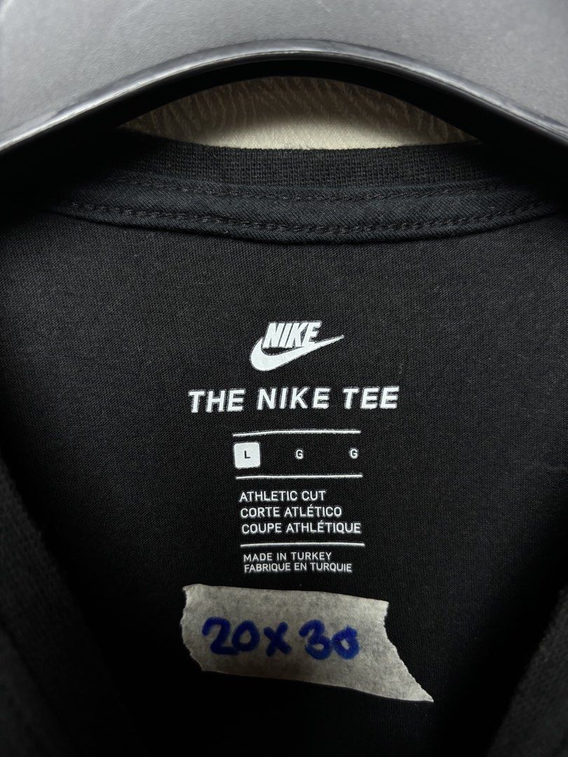 Nike Shirt (Category: Tshirts & Polo Shirts ) located in Baybay. Submitted by thrift.ed2023 (Listing ID 1470304689, Image 3). Description: Nike Shirt Medium to Large 20x20 No Issue Need Wash Good as New .