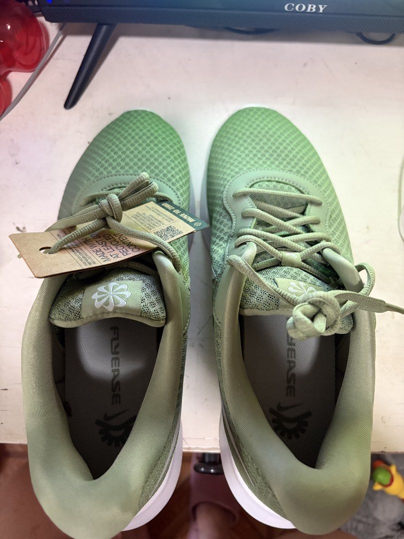 Nike Shoes for Men (Category: Sneakers) located in Quezon City. Submitted by melrys01 (Listing ID 1470223119, Image 2). Description: .