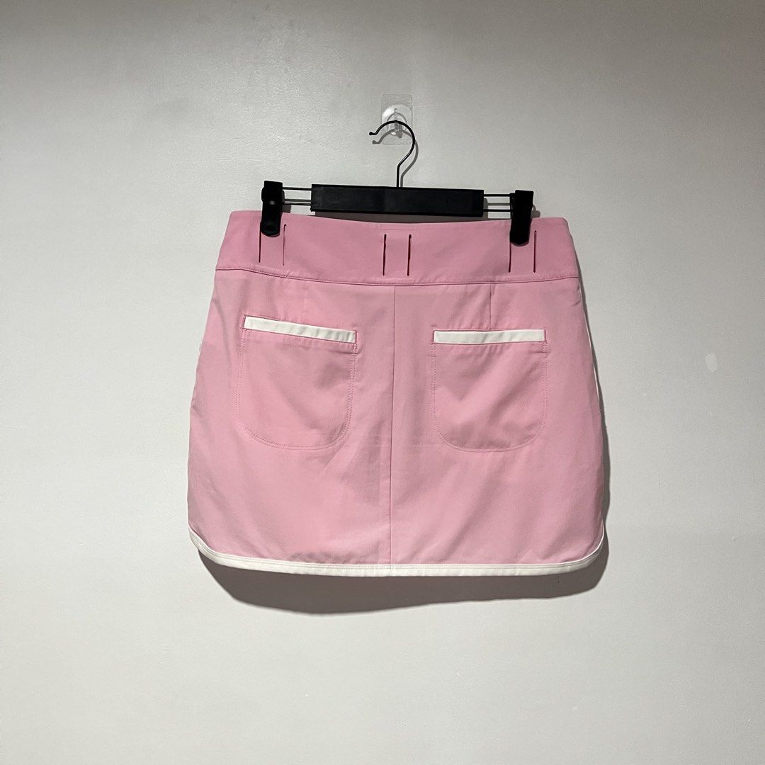 NIKE SKIRT‼️ (Category: Activewear) located in Cebu City. Submitted by clarkcamu68040 (Listing ID 1470246685, Image 2). Description: NIKE SKIRT‼️ AS NEW SIZE 4 W 30-32 / L 14.5 COLORATE 10 / 10 ISSUE : ❌❌❌ PHP 680 + 90 SF 🛒🛒 📍CEBU ,CITY OF NAGA 🚚 J&T EXPRESS.