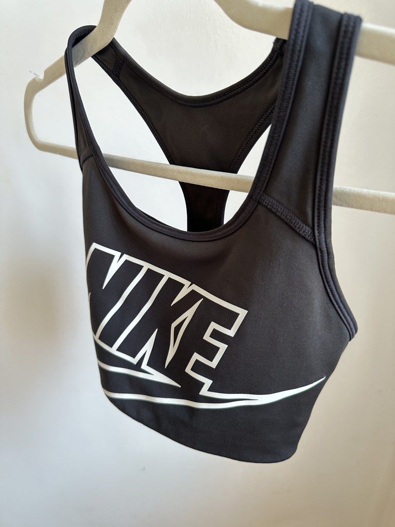 Nike Sports Bra (Category: Activewear) located in Cebu City. Submitted by diabriciaa (Listing ID 1470211764, Image 2). Description: Size: SMALL.