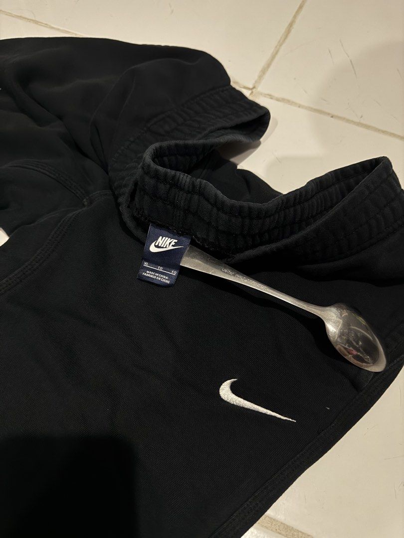 NIKE SWEATPANTS (Category: Joggers) located in Manila. Submitted by ced.eyy (Listing ID 1470330538, Image 2). Description: NIKE SWEATPANTS Size: XL Condition: 9/10 Location: Calamba, Laguna DM to purchase! 📩 Tia. .