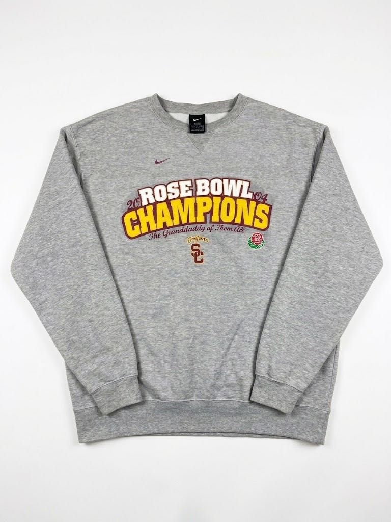 Nike Sweatshirt (Category: Hoodies) located in Manila. Submitted by rbros.ph (Listing ID 1470276228, Image 2). Description: Calm fit, for calm guyyyy.