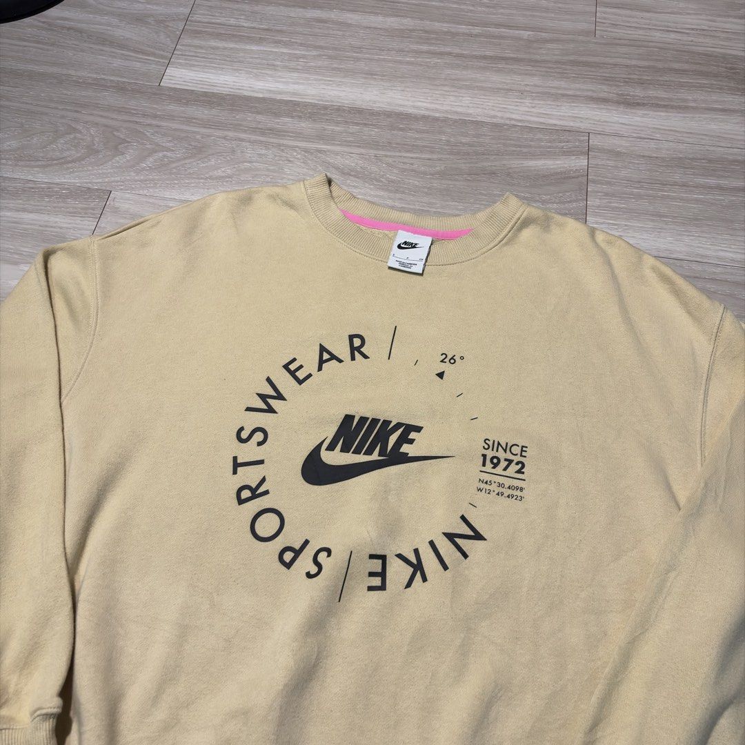 Nike Sweatshirt (cream) (Category: Coats, Jackets and Outerwear) located in Cavite. Submitted by latteroption (Listing ID 1470332747, Image 3). Description: Nike Sweatshirt (cream) small on tag fits L to XL issue: None Condition: 10/10 Size: XL Length x Width: 27x25.