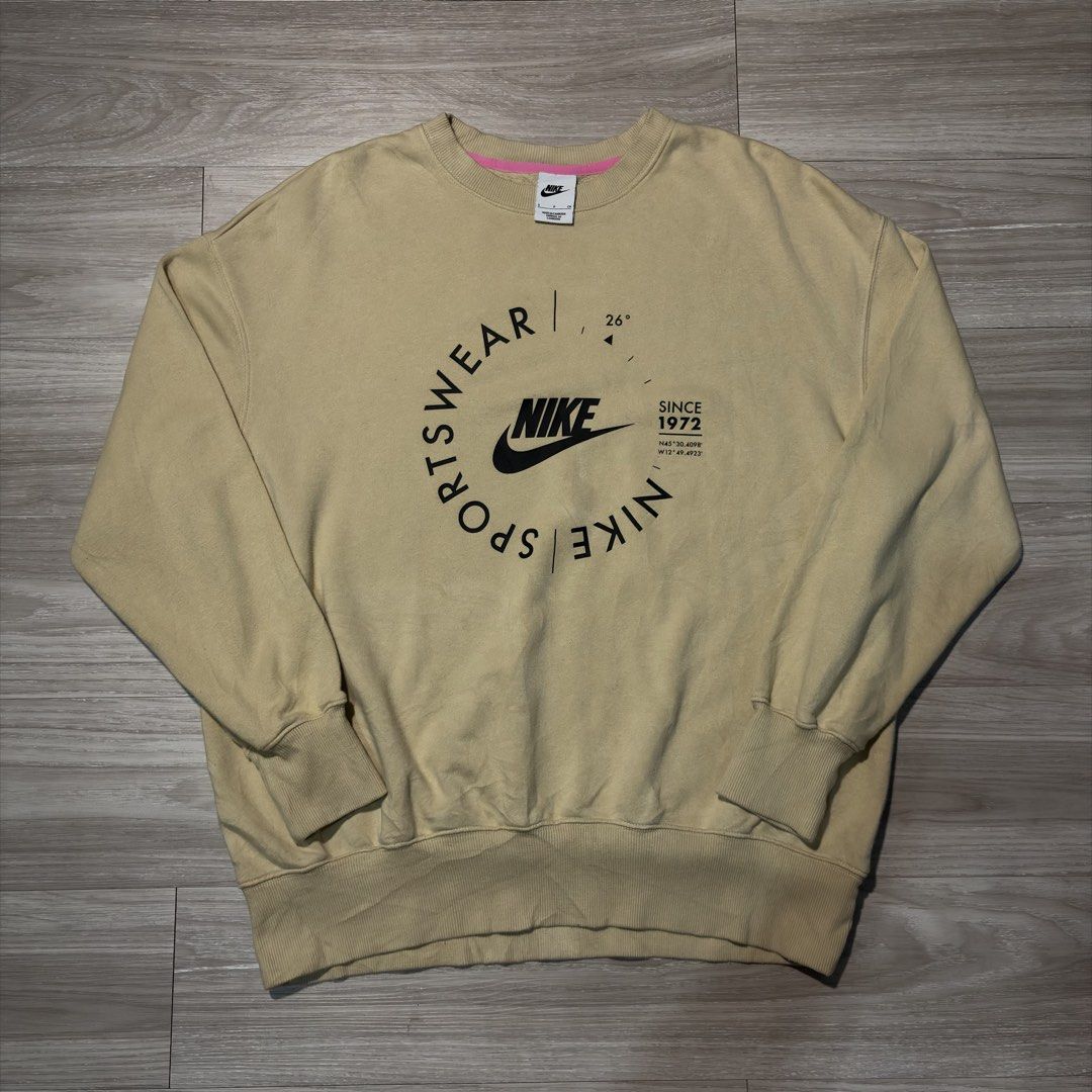Nike Sweatshirt (cream) (Category: Coats, Jackets and Outerwear) located in Cavite. Submitted by latteroption (Listing ID 1470332747, Image 2). Description: Nike Sweatshirt (cream) small on tag fits L to XL issue: None Condition: 10/10 Size: XL Length x Width: 27x25.
