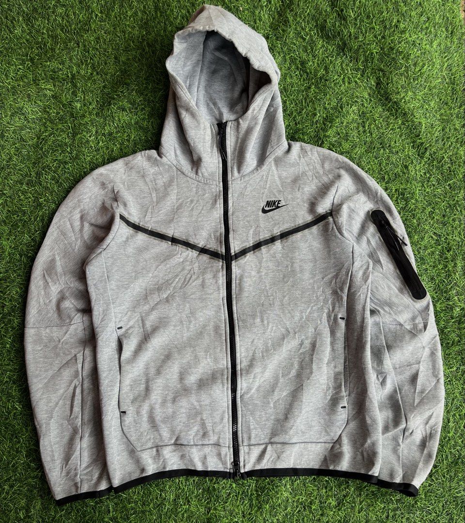 NIKE TECH FLEECE WINDRUNNER FULLZIP HOODIE (Category: Shorts) located in Carcar. Submitted by thrift_kidd (Listing ID 1470166923, Image 1). Description: Small on tag fit medium Dimes: 20x24 Excellent Condition DM ME TO PURCHASE 📩.