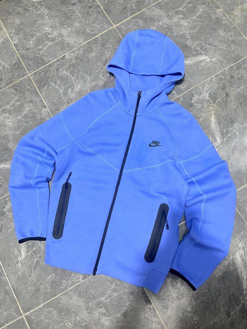 Nike techfleece blue (Category: Coats, Jackets and Outerwear) located in Cabagan. Submitted by ronesmabe (Listing ID 1470212690, Image 1). Description: excellent condi issue nasa pics stain at yunh parang butas pero di sya tagos sa kabila. sa haral lang sya 22x28.