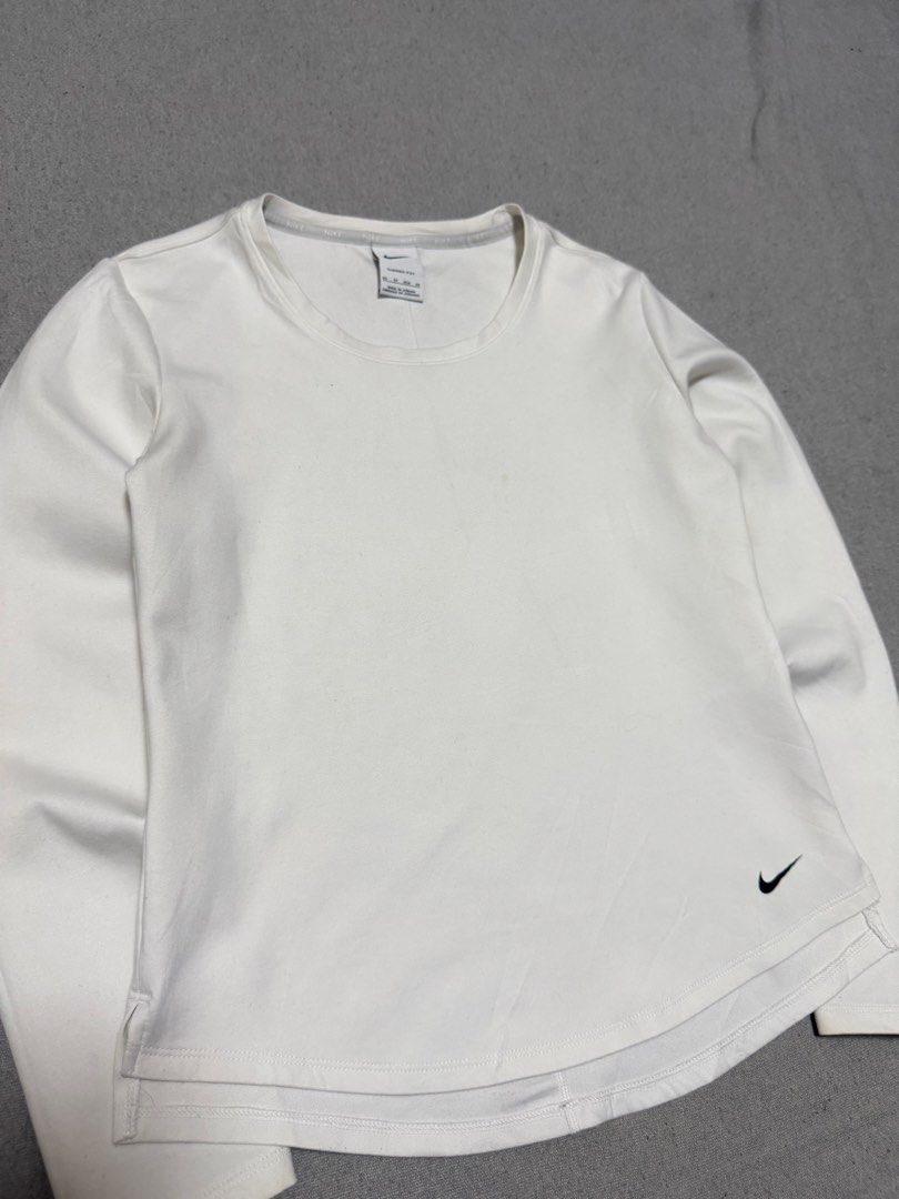 Nike Therma fit Training Top (Category: Activewear) located in Bulacan. Submitted by sanjisthrift (Listing ID 1470312904, Image 2). Description: Size XSmall Width 17 Length 22.5 Very Good Condition 9/10 Need wash.