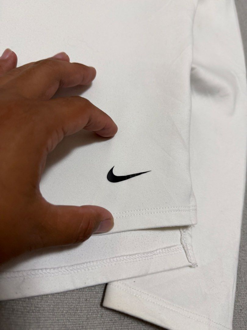Nike Therma fit Training Top (Category: Activewear) located in Bulacan. Submitted by sanjisthrift (Listing ID 1470312904, Image 3). Description: Size XSmall Width 17 Length 22.5 Very Good Condition 9/10 Need wash.