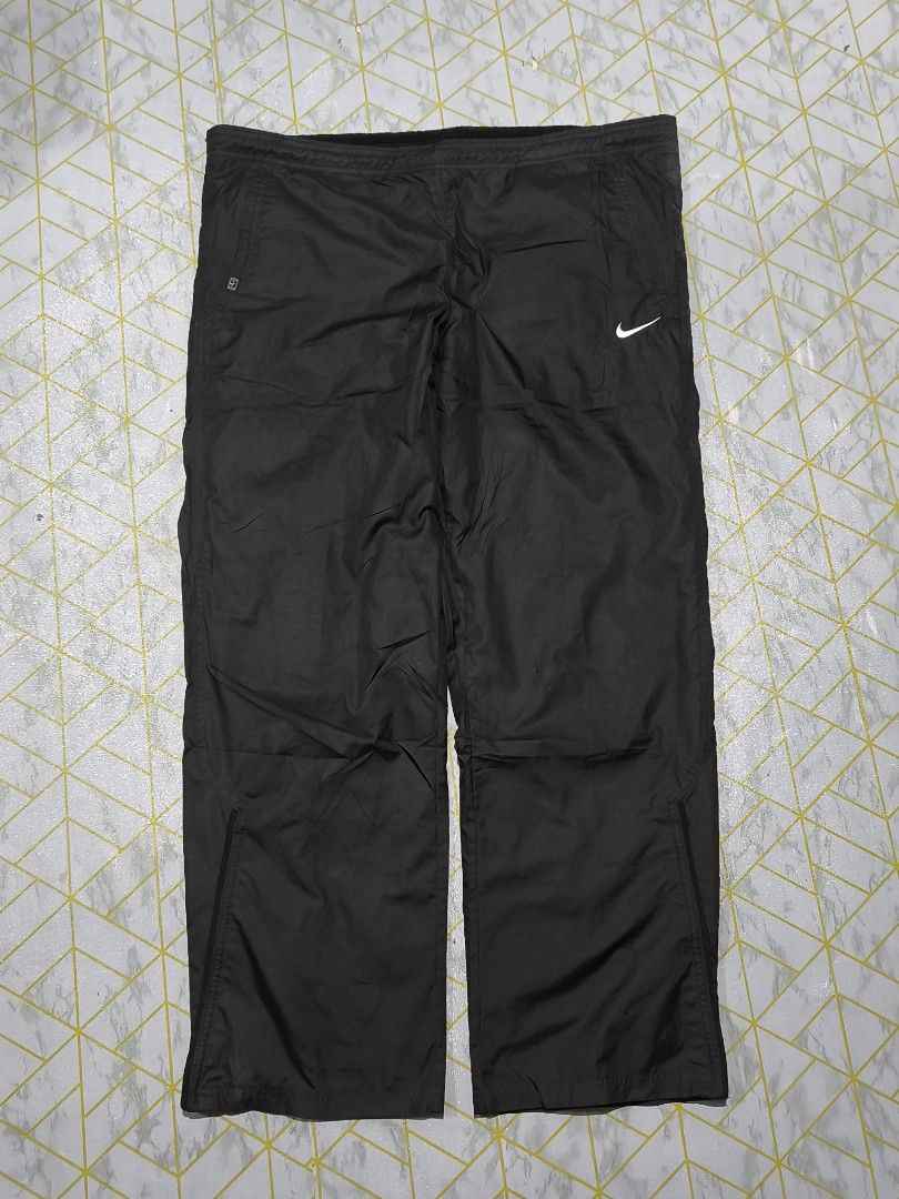 NIKE TRACK PANTS (Category: Joggers) located in Pandi. Submitted by rhaine.2zz (Listing ID 1470302084, Image 1). Description: NIKE TRACK PANTS EXCELLENT CONDITION NO ISSUE 10/10 COLOR RATE WAIST 42 WITH LACE LENGTH 41 HEM 9.5 📩📩📩.