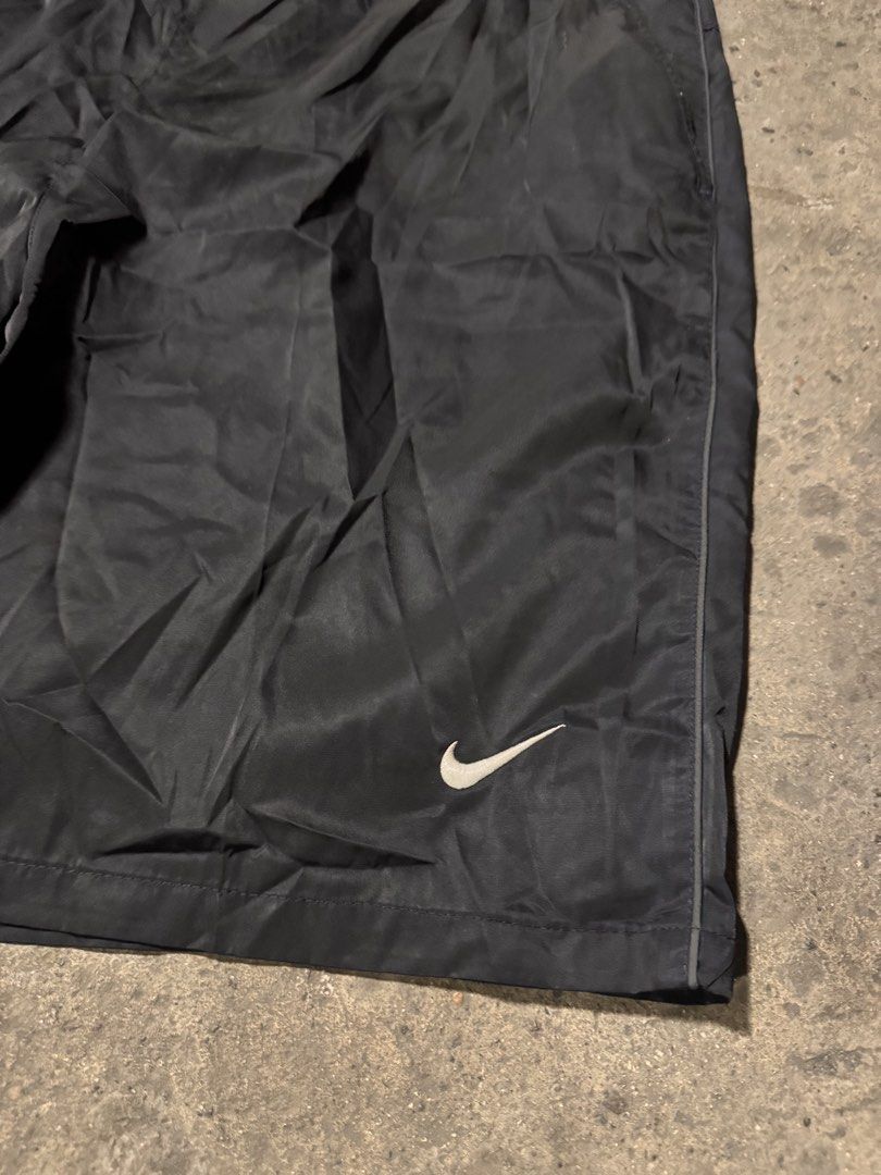 Nike tracker short (Category: Shorts) located in Pasig City. Submitted by dripthrift1600 (Listing ID 1470317774, Image 3). Description: - Nike tracker short - Good condition - Issue: None - Sizes: xXL - Dimes: 38x22.