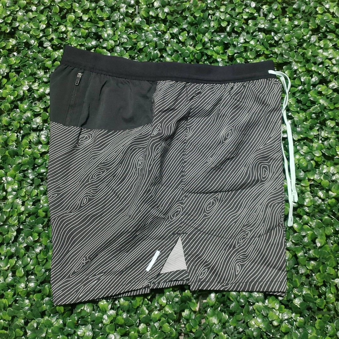 Nike Trail Flex Stride Running Short (Category: Shorts) located in Davao. Submitted by thrifttayo (Listing ID 1470241660, Image 2). Description: Medium on tag W 28-32 L 13 No Issue ASNEW Condition .