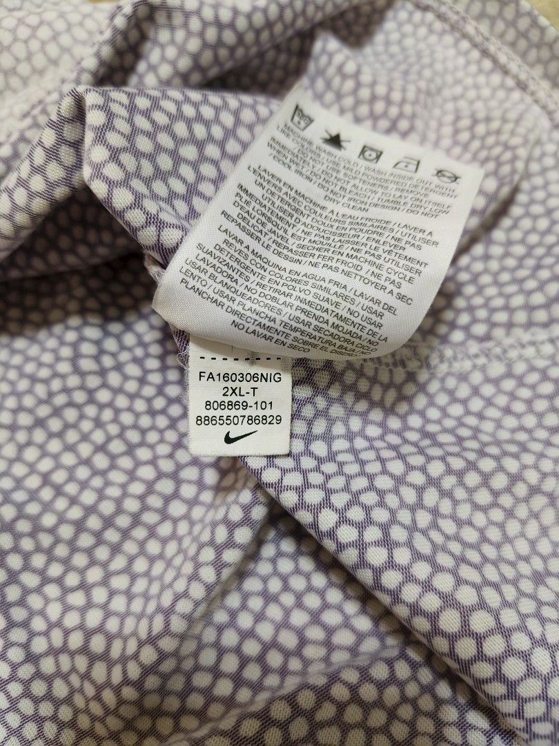 Nike tshirt (Category: Tshirts & Polo Shirts ) located in Siniloan. Submitted by talktotheroses (Listing ID 1470293180, Image 2). Description: .