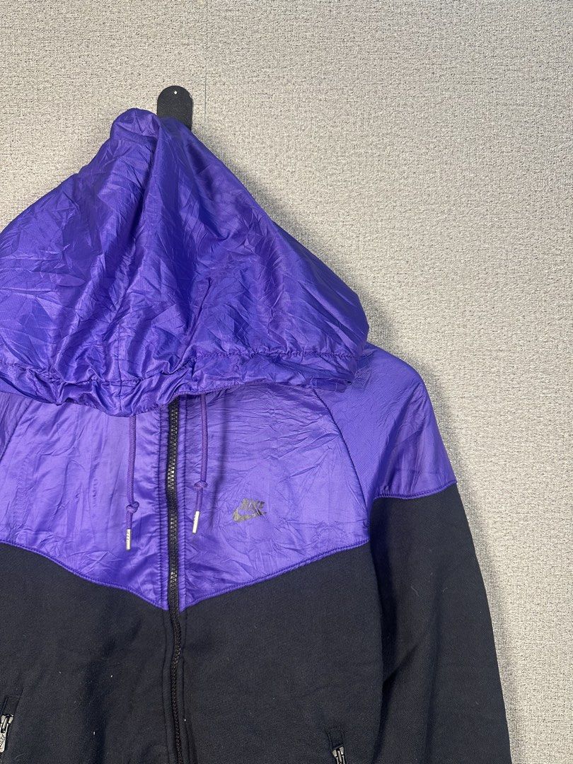 NIKE TWO TONE WINDBREAKER (Category: Coats, Jackets and Outerwear) located in Rizal. Submitted by jamesthrift (Listing ID 1470164471, Image 2). Description: NIKE TWO TONE WINDBREAKER Size : XL on tag fit to S Dimes: -width 18 -length 24 Condition: Very good Color Rate: 9 Issue: none 🏷️299+sf.