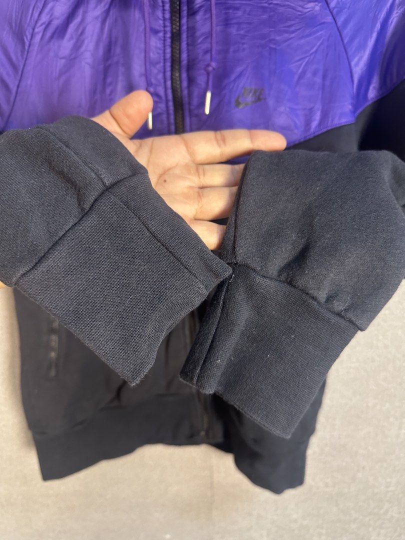 NIKE TWO TONE WINDBREAKER (Category: Coats, Jackets and Outerwear) located in Rizal. Submitted by jamesthrift (Listing ID 1470164471, Image 3). Description: NIKE TWO TONE WINDBREAKER Size : XL on tag fit to S Dimes: -width 18 -length 24 Condition: Very good Color Rate: 9 Issue: none 🏷️299+sf.