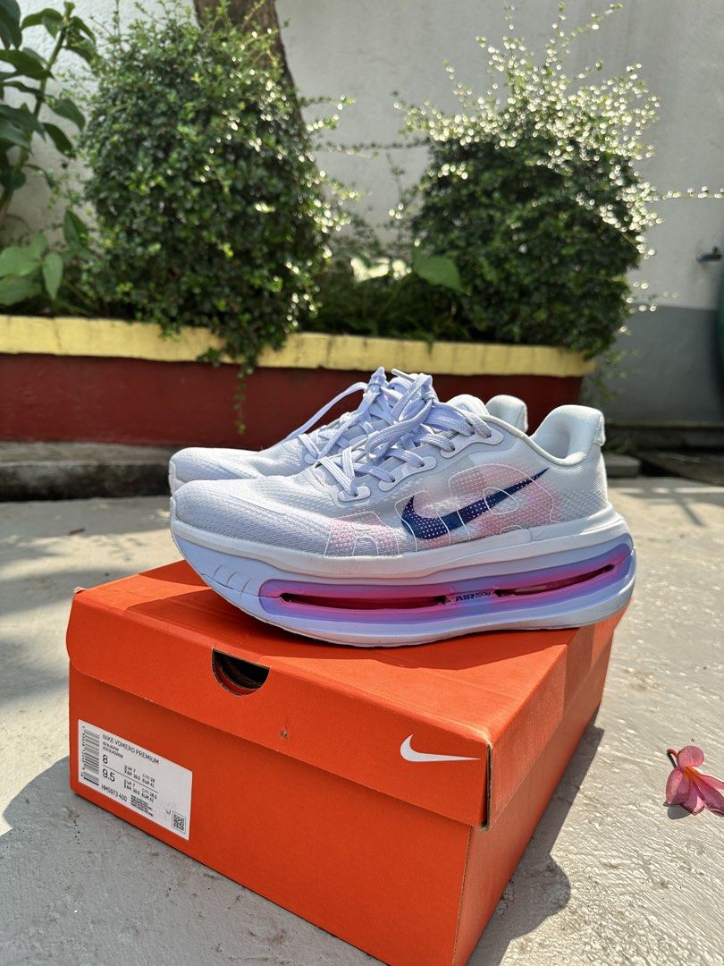 Nike Vomero Premium Size 9.5 (Category: Sneakers) located in Manila. Submitted by nanaverill22664 (Listing ID 1470159188, Image 1). Description: Nike Vomero Premium Unisex Size 9 womens | Size 8 mens Used twice Pm for more details 📍Lower Antipolo.