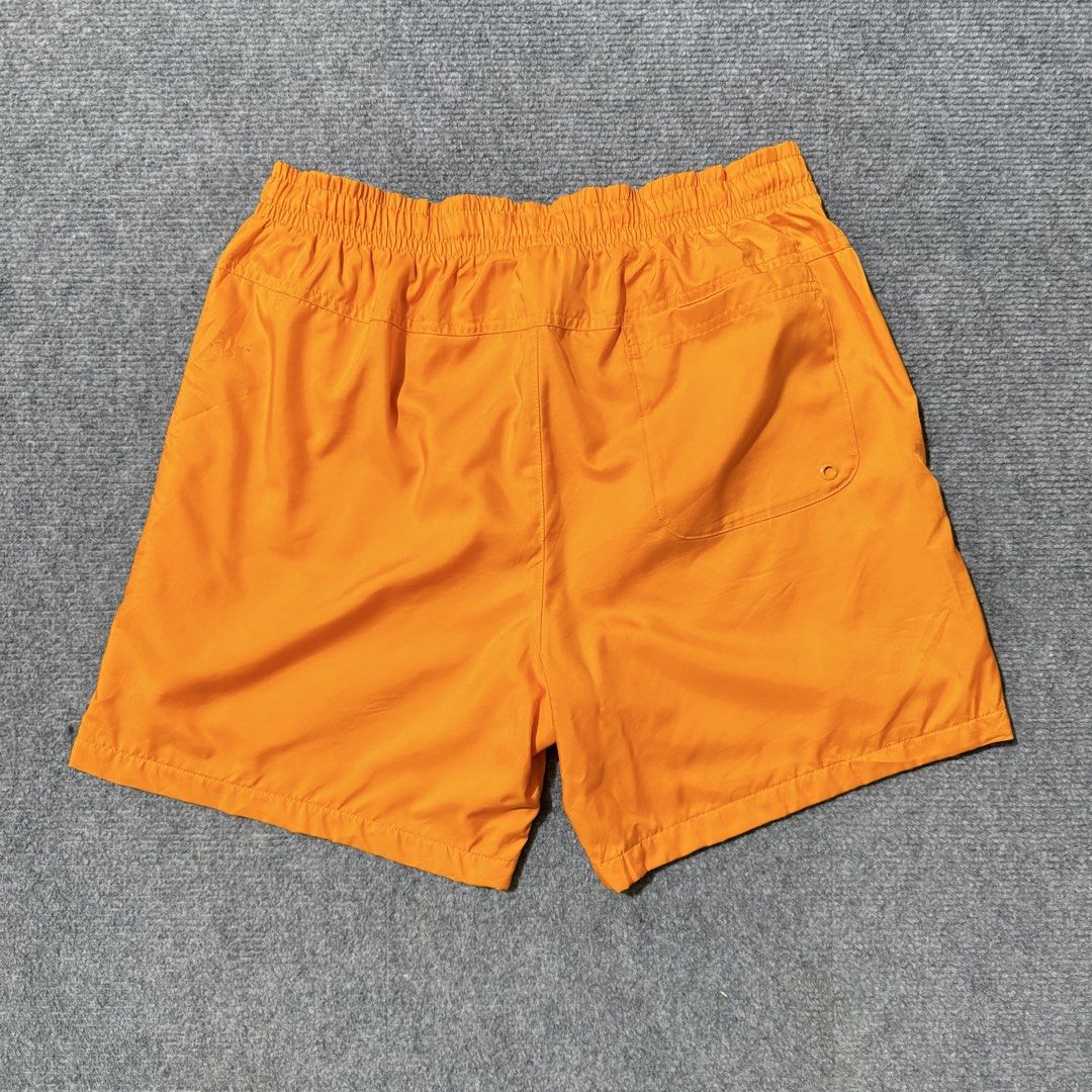 NIKE WOVEN SHORT (Category: Shorts) located in Zamboanga. Submitted by hype_thrifts (Listing ID 1470289368, Image 3). Description: NIKE WOVEN SHORT NEED WASH SMALL ON TAG Waist: 30-34 Length: 16.5.