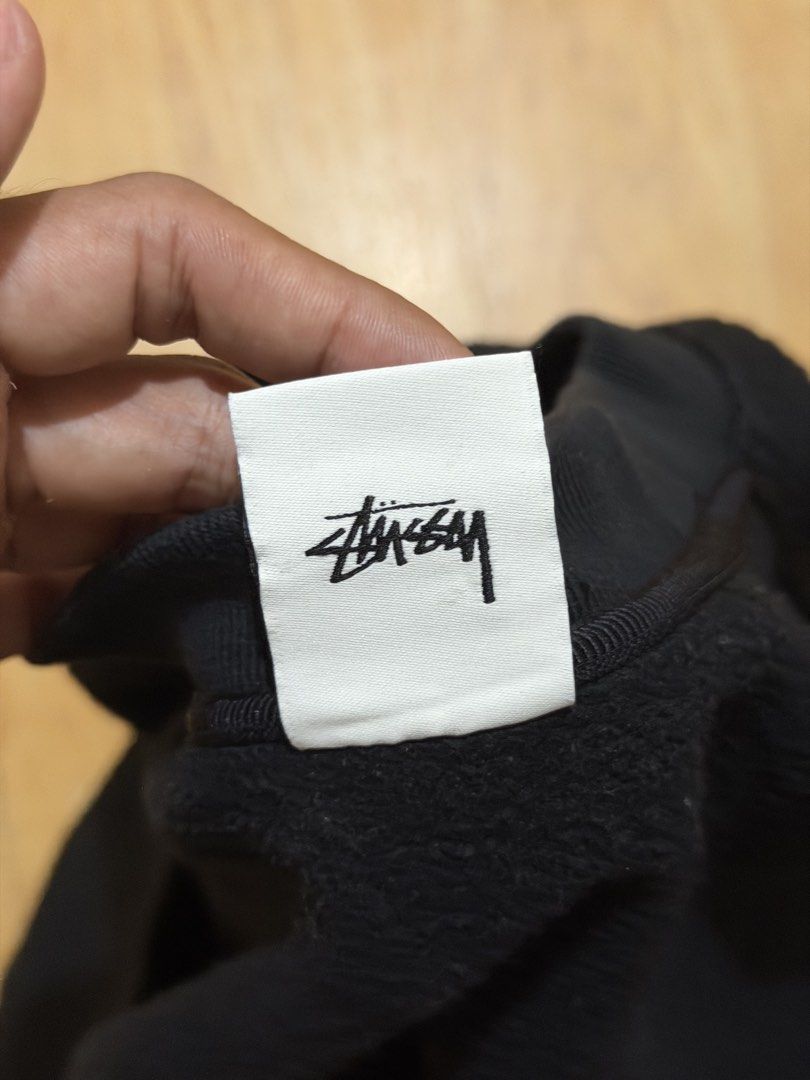 Nike x Stussy Sweatshirt (Category: Coats, Jackets and Outerwear) located in Danao, Cebu. Submitted by yunoball (Listing ID 1470303590, Image 3). Description: Size M on tag 25x28 Excellent condition Issue: cut washtag pero andyan pa code Guaranteed authentic moneyback if proven fake.