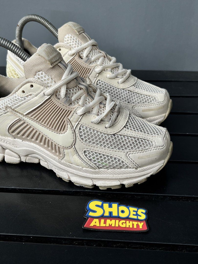 Nike Zoom Vomero 5 (Category: Sneakers) located in Manila. Submitted by greyhoundzzz666 (Listing ID 1470319813, Image 2). Description: SIZE 6 WOMENS AVAILABLE USED IN EXCELLENT CONDITION LEGIT X ORIGINAL PAIR ONLY | NO BOX MAKATI LOCATION CAN DO SHIPPING NATIONWIDE DM TO PURCHASE 📩.