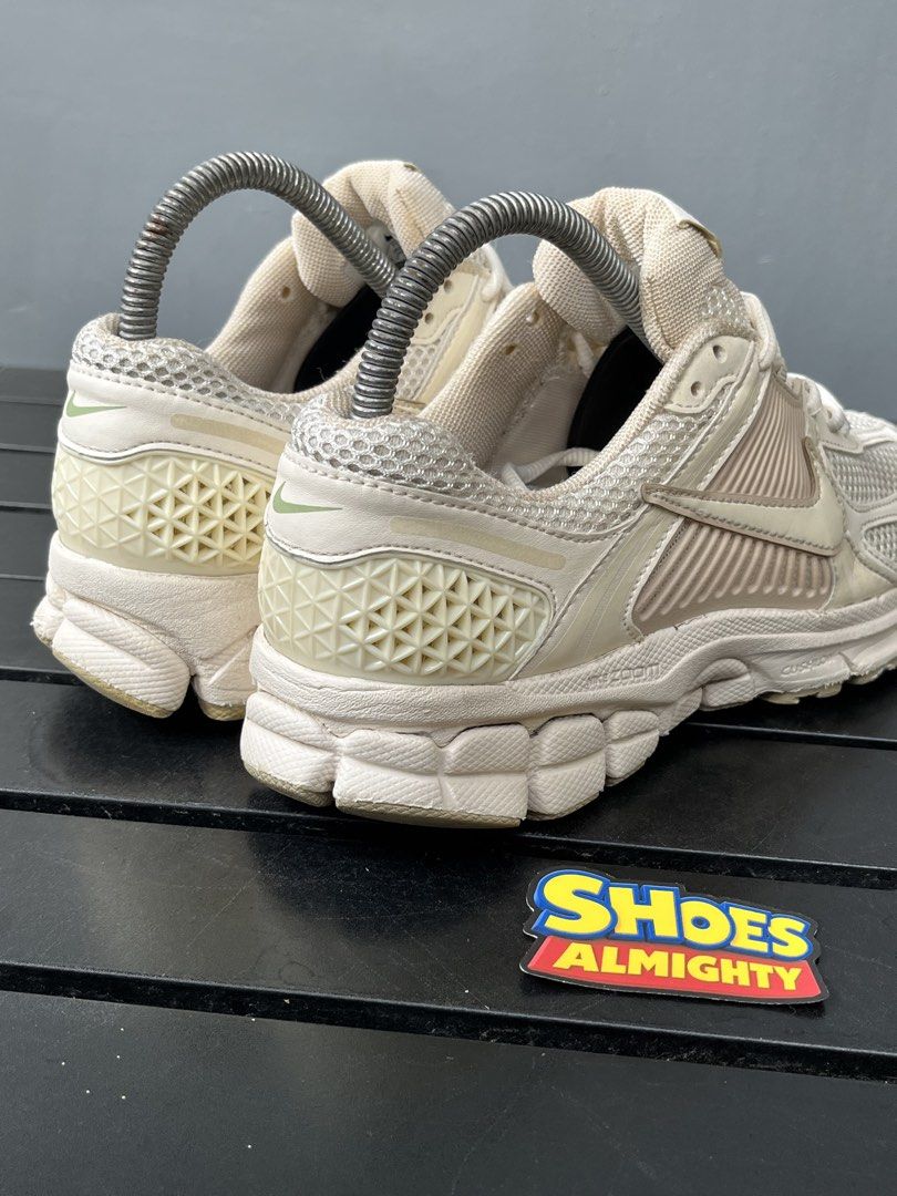Nike Zoom Vomero 5 (Category: Sneakers) located in Manila. Submitted by greyhoundzzz666 (Listing ID 1470319813, Image 3). Description: SIZE 6 WOMENS AVAILABLE USED IN EXCELLENT CONDITION LEGIT X ORIGINAL PAIR ONLY | NO BOX MAKATI LOCATION CAN DO SHIPPING NATIONWIDE DM TO PURCHASE 📩.