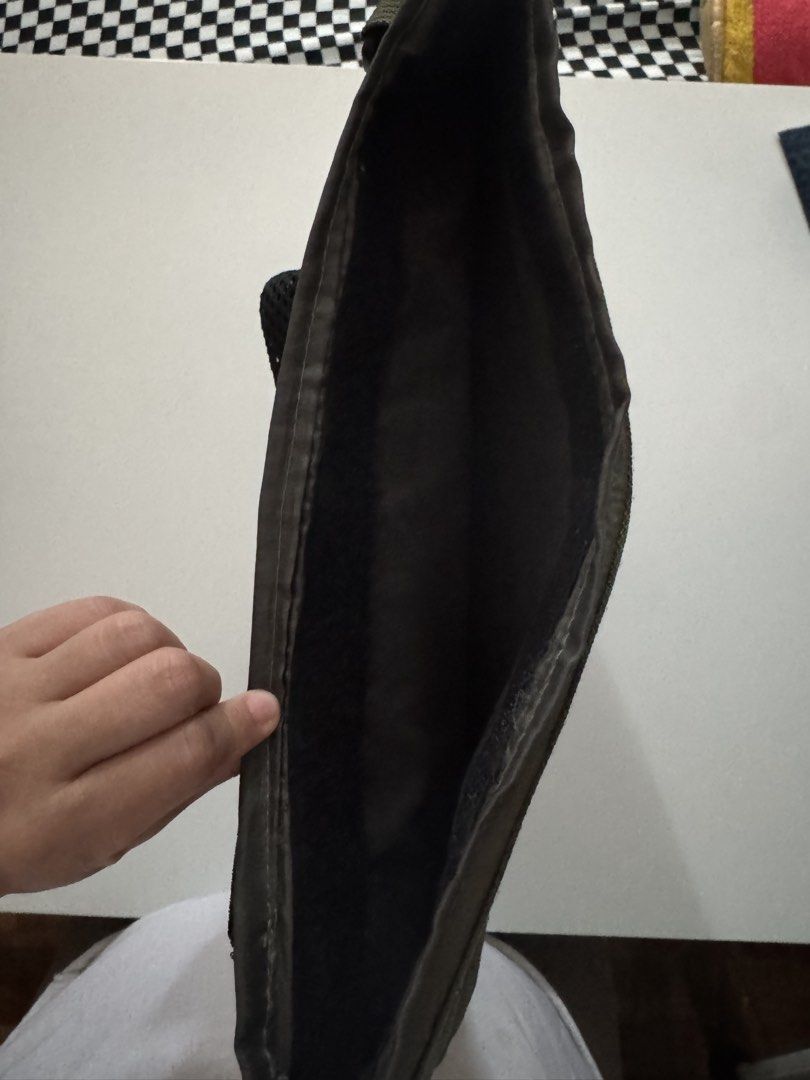 Niko And… Laptop Case 13 Inches (Category: Laptop Bags & Sleeves) located in Quezon City. Submitted by aa_shinobi (Listing ID 1470349037, Image 3). Description: - has 2 pockets for charger, earphones, and pens - has a carabiner and straps to add carabiner for hanging things - velcro - price is negotiable - rfs: upgrading laptop .