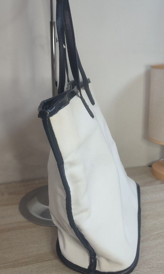 No Brand Canvas Tote Bag (Category: Tote Bags) located in Pasig City. Submitted by xcess_baggage (Listing ID 1470243826, Image 3). Description: .