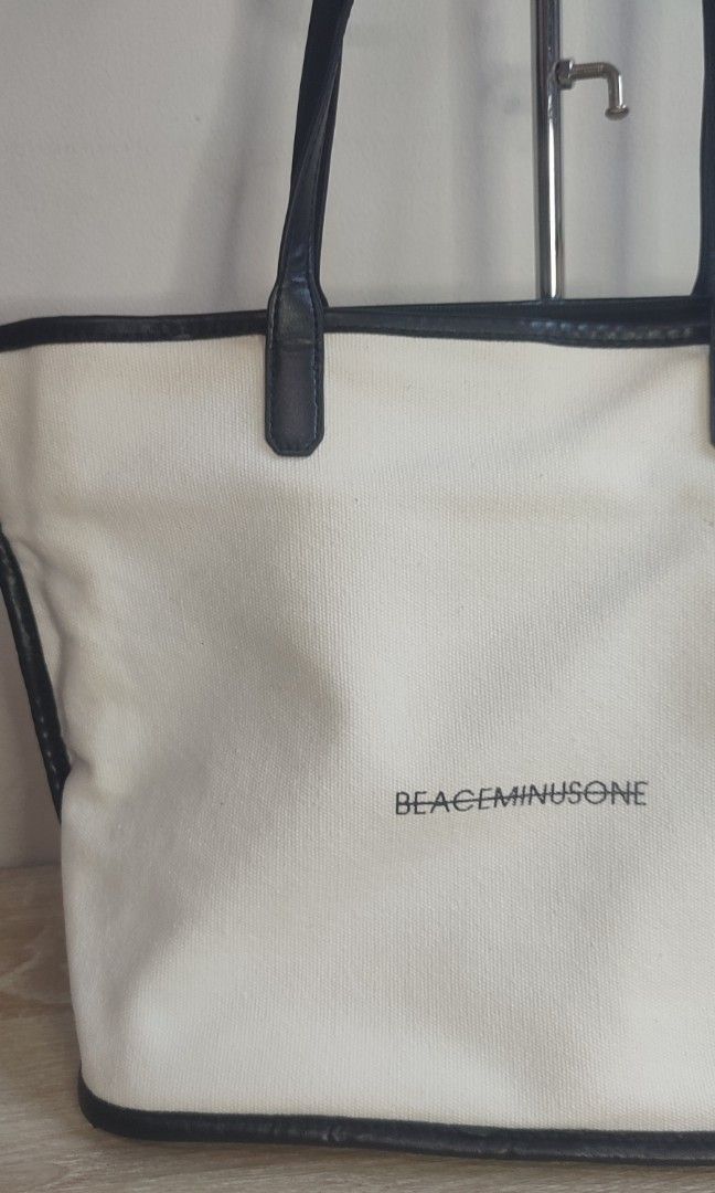 No Brand Canvas Tote Bag (Category: Tote Bags) located in Pasig City. Submitted by xcess_baggage (Listing ID 1470243826, Image 2). Description: .