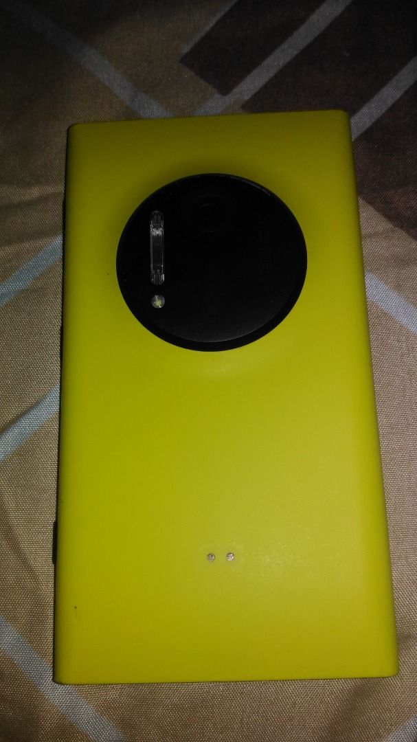 Nokia Lumia 1020 (Windows 8.1 Phone) (Category: Early Generation Mobile Phones) located in Bacolod City. Submitted by thespawn (Listing ID 1470310329, Image 3). Description: Newly replaced battery. Maganda pang photography kasi naka 41-megapixel. Stiff na yung volume down button at power button. Unit only and box..