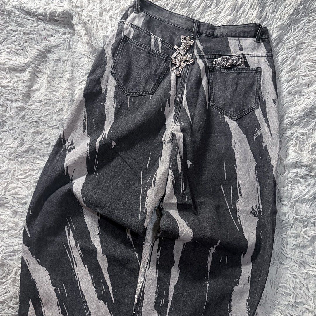 Not4Nerd Baggy Diagonal Pattern (Category: Jeans) located in Angeles City. Submitted by nazz19 (Listing ID 1470337186, Image 3). Description: COLOR MAY VARY DUE TO LIGHTING Waist:32 Length:36 Thigh:13 Leg open:10 NEED WASH ONLY ISSUE:None.