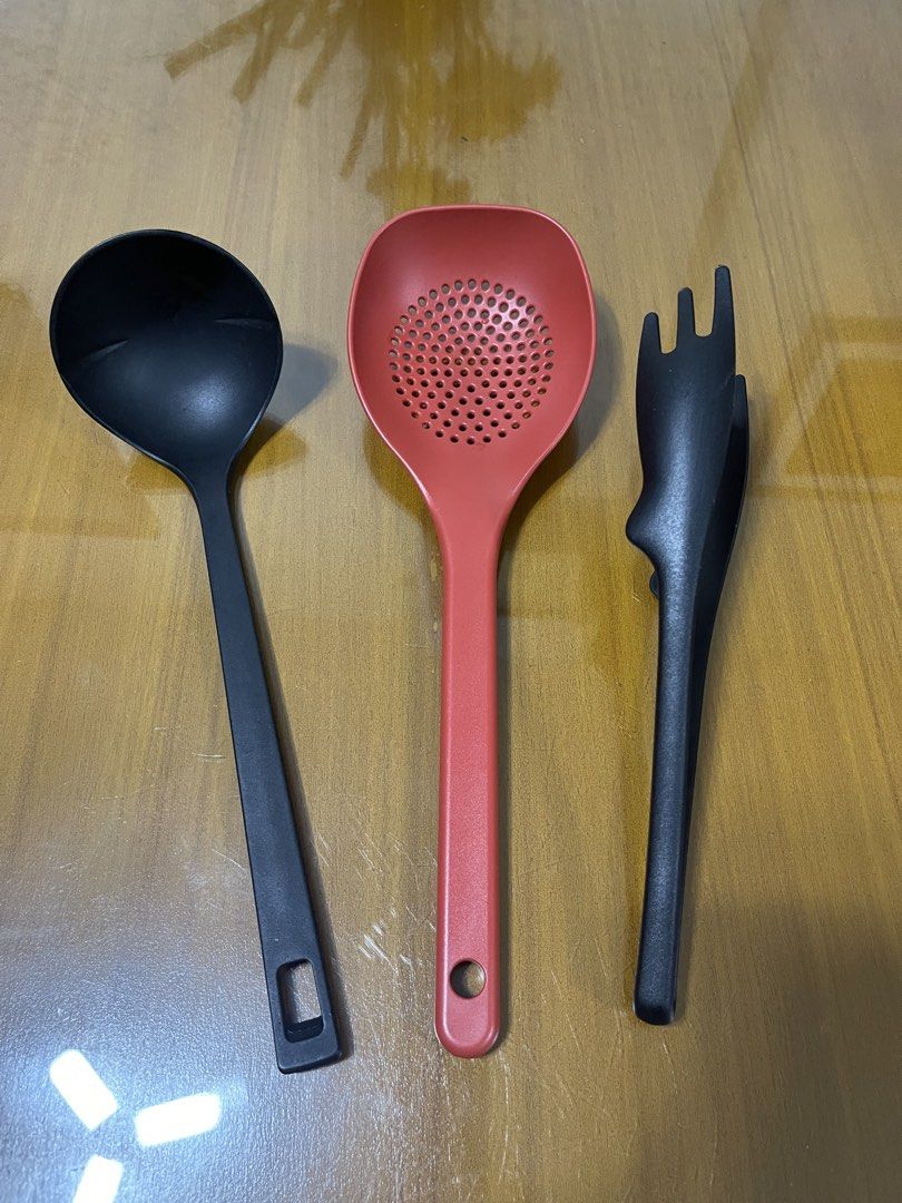 Nylon Kitchen Utensils Set (Category: Cookware & Accessories) located in Quezon City. Submitted by doublelkitchenware (Listing ID 1470212899, Image 2). Description: Nylon Utensils Set Made in Japan Soup Ladle 28cm Ladle Stainer 31cm Tong 25cm Makapal Minimal usage Pick up or shipping via lalamove Provincial j&t🚚 Novaliches Qc .
