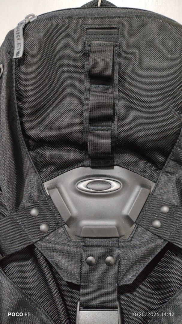 Oakley Icon RC 3.0 (Category: Backpacks) located in Quezon City. Submitted by ralphralph (Listing ID 1470247151, Image 2). Description: - Authentic Oakley tactical backpack in sleek black - Heavy-duty construction with a rugged, industrial design - Multiple spacious compartments for easy organization - Secure buckle closure and durable zippers with branded pull tabs - Convenient mesh side pockets for water bottles or essentials - Intact straps an