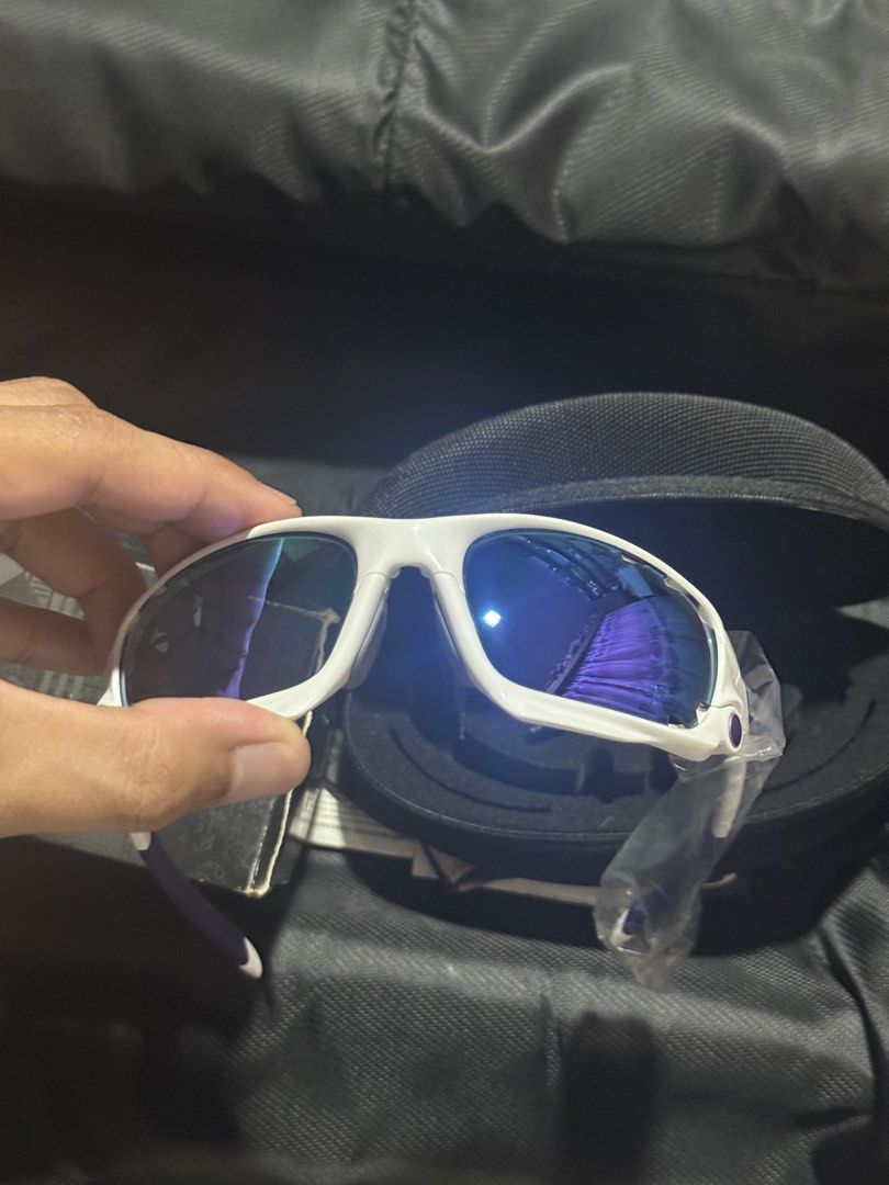 Oakley Jawbone Polished White (Category: Sunglasses & Eyewear) located in Camaligan. Submitted by janro_12 (Listing ID 1470257249, Image 2). Description: Brand new Complete package 13,499.