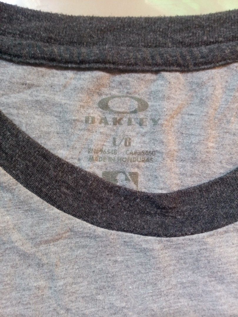 Oakley x Mlb (Category: Activewear) located in Bulacan. Submitted by jeromealejo (Listing ID 1470346212, Image 2). Description: NO ISSUE W-20/L-28.