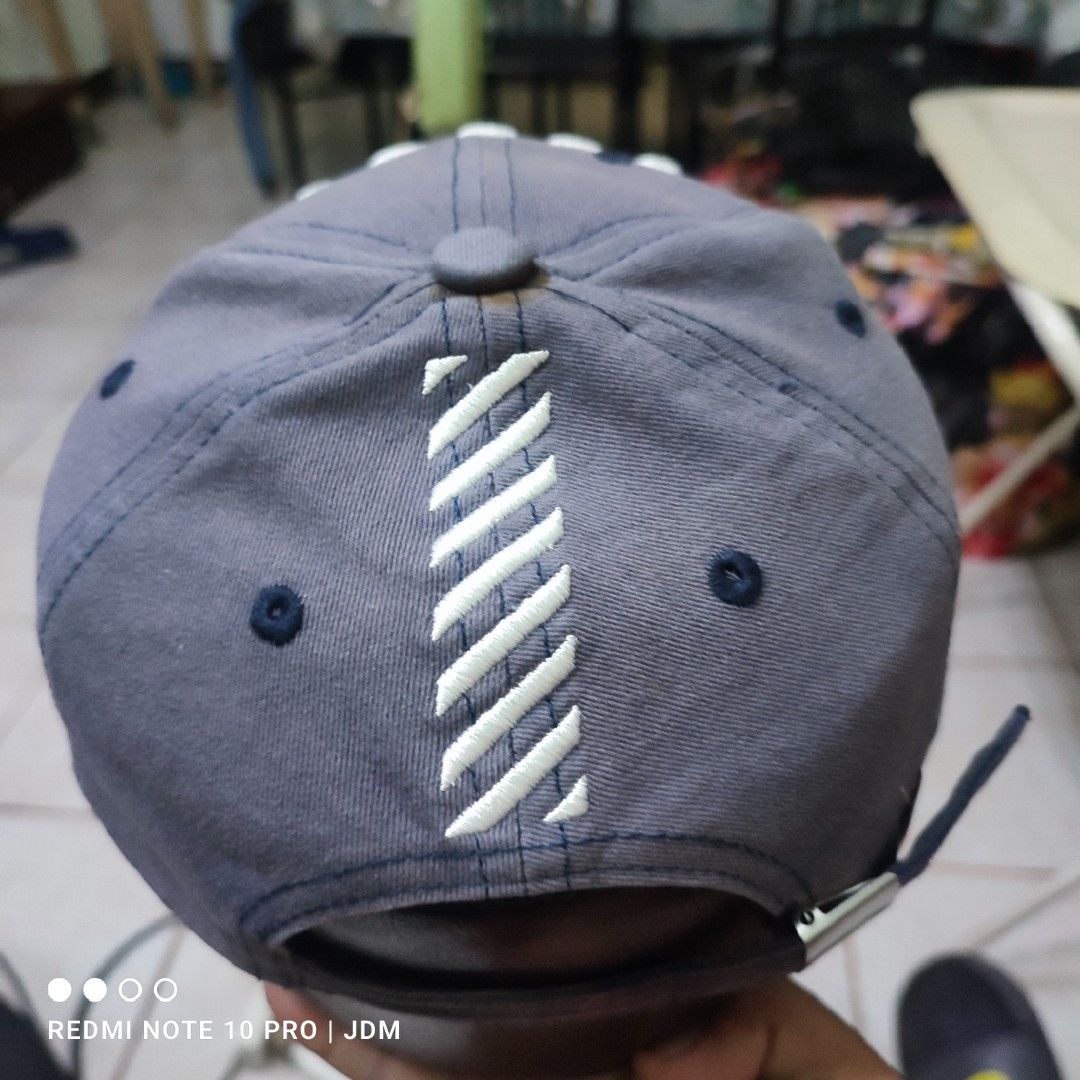Off White gray cap (Category: Caps & Hats) located in Antipolo. Submitted by klashnikov (Listing ID 1470227538, Image 2). Description: Selling an Off White cap Size:OSFA Tags:Intact Condition:Very good condition Honest issue:used Payment option:Bank transfer,gcash,cash ₱500 only Pwede videocall for legitimacy Pwede pickup sa aking munting garahe waze (JDM thrift shop) Pwedeng meetup around upper Antipolo,pag malayo ka pwede natin paship (Luzon,Vi