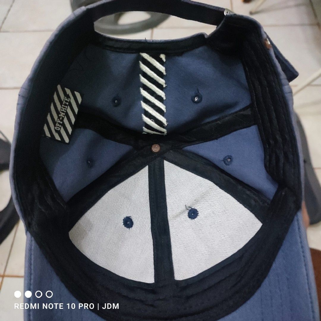 Off White gray cap (Category: Caps & Hats) located in Antipolo. Submitted by klashnikov (Listing ID 1470227538, Image 3). Description: Selling an Off White cap Size:OSFA Tags:Intact Condition:Very good condition Honest issue:used Payment option:Bank transfer,gcash,cash ₱500 only Pwede videocall for legitimacy Pwede pickup sa aking munting garahe waze (JDM thrift shop) Pwedeng meetup around upper Antipolo,pag malayo ka pwede natin paship (Luzon,Vi