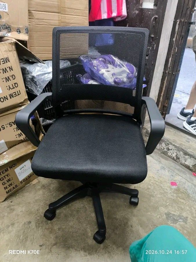 Office Chair (Category: Chairs) located in Manila. Submitted by micoooy (Listing ID 1470161000, Image 1). Description: .