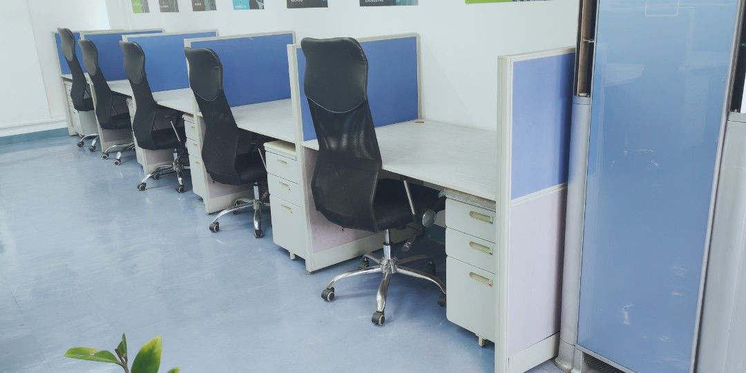Office Furniture (Category: Office Furniture & Fixtures) located in Dasmarinas. Submitted by blugene005 (Listing ID 1470208719, Image 2). Description: 5-seater Modular Workstation Table + Ergo Chair + Steel Mobile Pedestal.