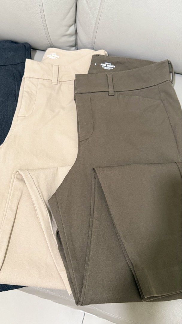Old Navy High Ride Pixie Skinny (Category: Other Bottoms) located in Makati City. Submitted by decluttersellmystuff (Listing ID 1470171121, Image 3). Description: Bought 1,600 each at Old Navy. Lightly used. Size no longer fits me. Php 350 each. All in php 1000 Negotiable.