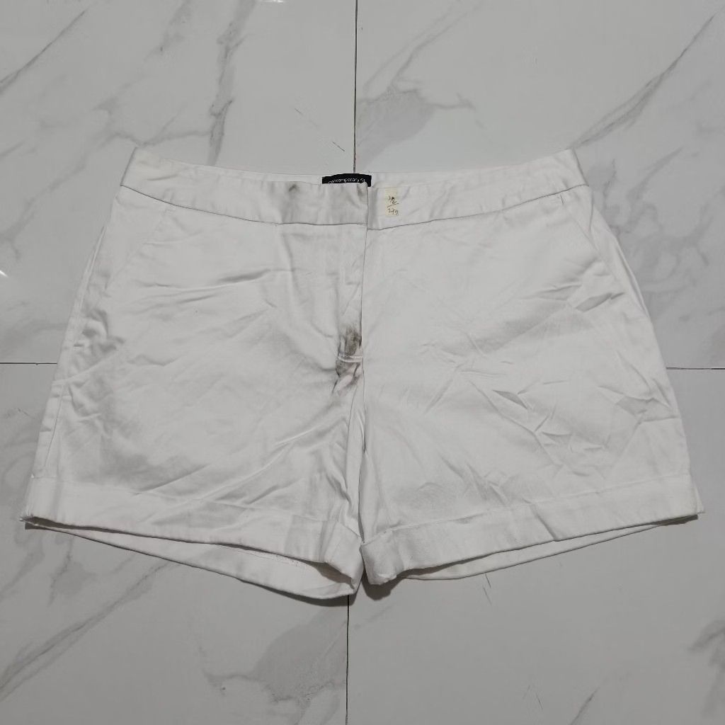 Old Navy white chino shorts 32" (Category: Shorts) located in Naga. Submitted by forsaleitems2 (Listing ID 1470187786, Image 1). Description: plus sf 32" white.