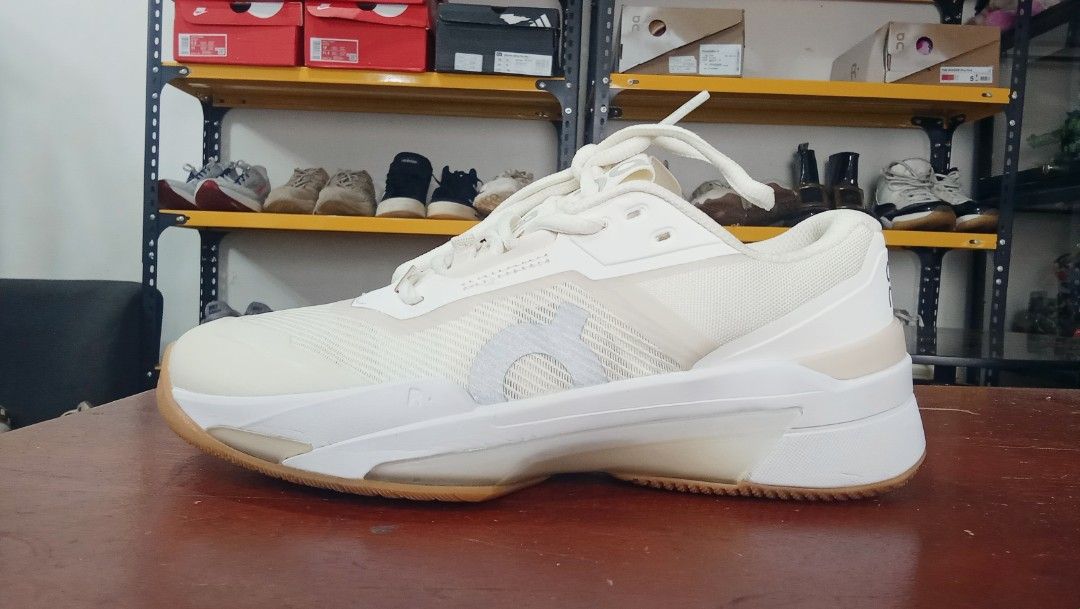 On Cloud On Court Off-white (Category: Sneakers) located in Cainta. Submitted by wichaelthriftstall (Listing ID 1470316917, Image 1). Description: size 8 euro 39 women location Cainta Rizal (Sto.Domingo) payment first before equipped rules. for meet up only dito lang po: Uncle John's Riverside Ortigas Extension near SM East Ortigas. mode of payment - gcash,maya, maribank,gotyme and more. mode of shipping - j&t,lalamove,joyride,grab,angkas padala,