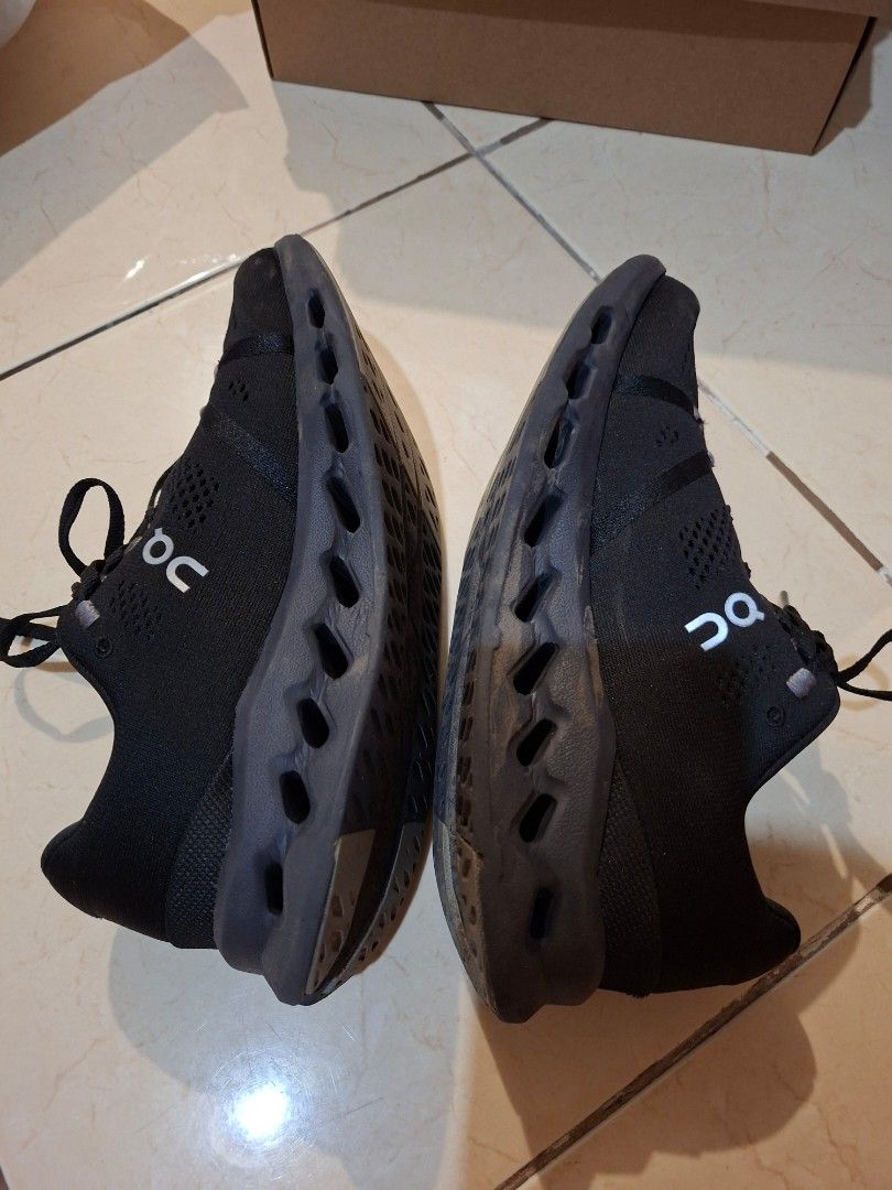 On Cloudsurfer Mens 7.5 US (Category: Casual Shoes) located in Manila. Submitted by matt014 (Listing ID 1470248124, Image 3). Description: FOR SALE: On Cloudsurfer Used, no more box US 7.5 Mens With minor issue, see last photo P2,500.00.