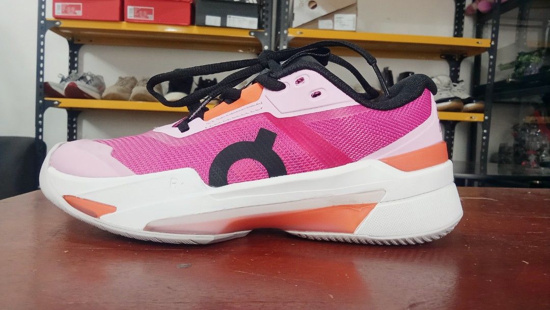 OnCloud On Court Shoe (Category: Sneakers) located in Cainta. Submitted by wichaelthriftstall (Listing ID 1470316667, Image 1). Description: size 5 euro 36 location Cainta Rizal (Sto.Domingo) payment first before equipped rules. for meet up only dito lang po: Uncle John's Riverside Ortigas Extension near SM East Ortigas. mode of payment - gcash,maya, maribank,gotyme and more. mode of shipping - j&t,lalamove,joyride,grab,angkas padala, jrs, LBC an